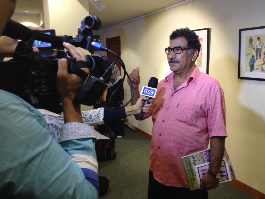 Mohamed Abla speaks to reporters at the Indian Cultural Center, Cairo, 20 August 2015.
