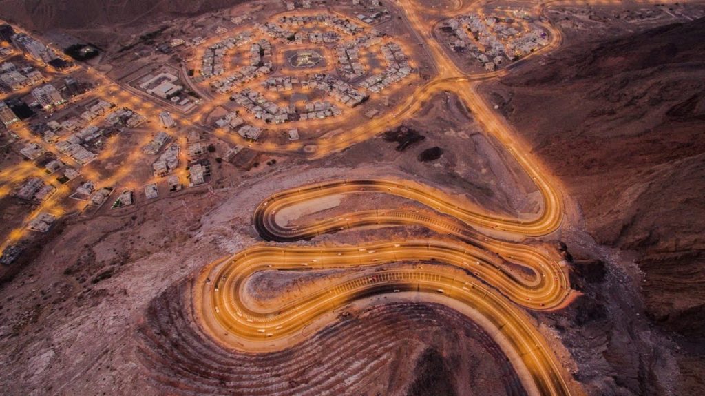 The Bausher-Amerat road, one of many jumbo-sized infrastructure projects. Screenshot courtesy of Saif Al-Lamki: https://youtu.be/TloE_L25wNw