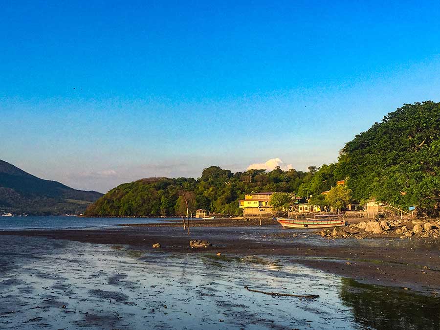  The tide flats near Amapala.