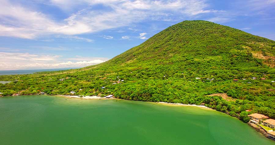 An easy hike, they said. The old volcano of Isla del Tigre.